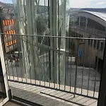 Luxury 1 Bedroom Apartment With Seaview